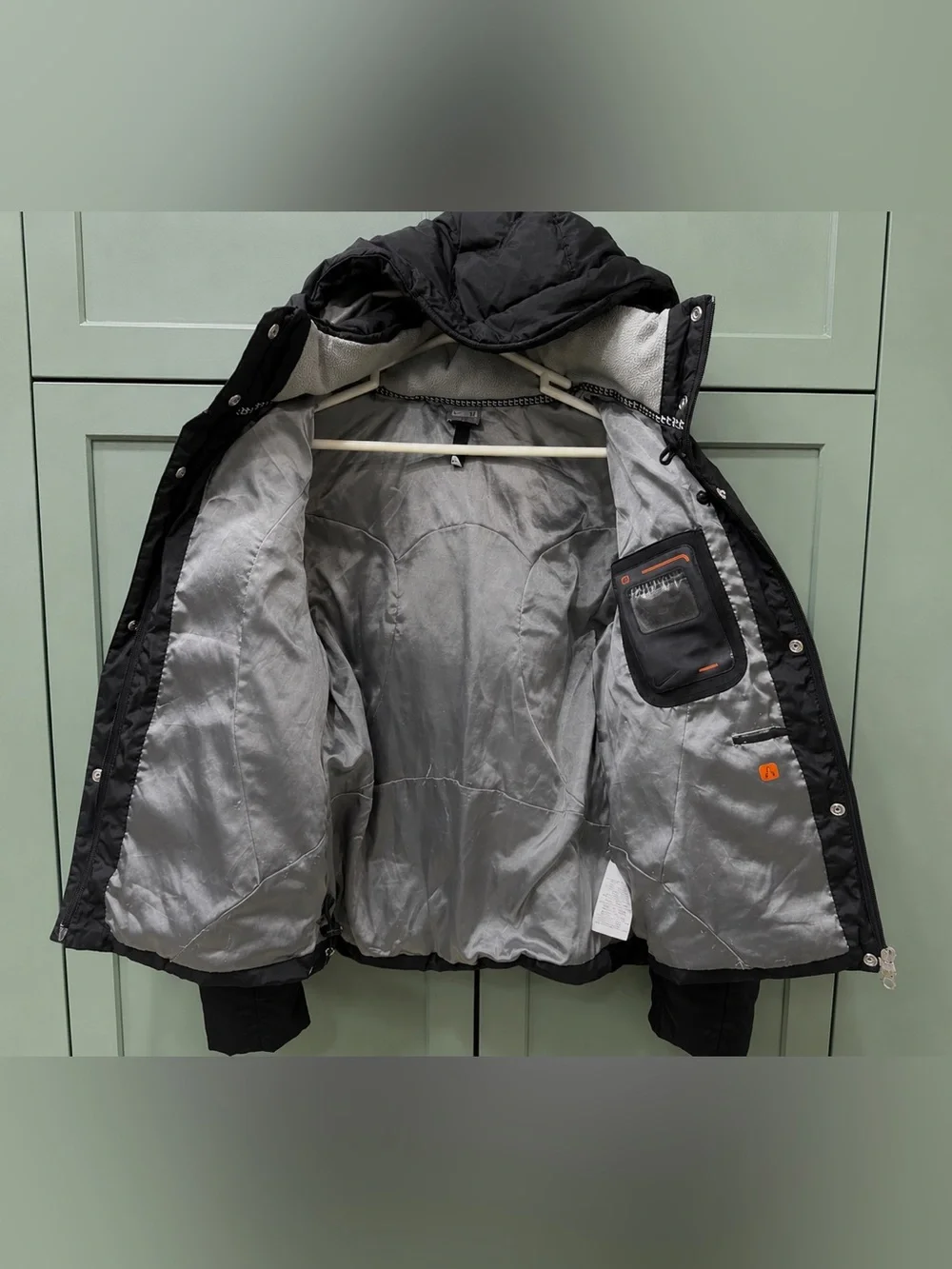Nike Women’s Black Down Hooded Puffer Jacket – Size Medium